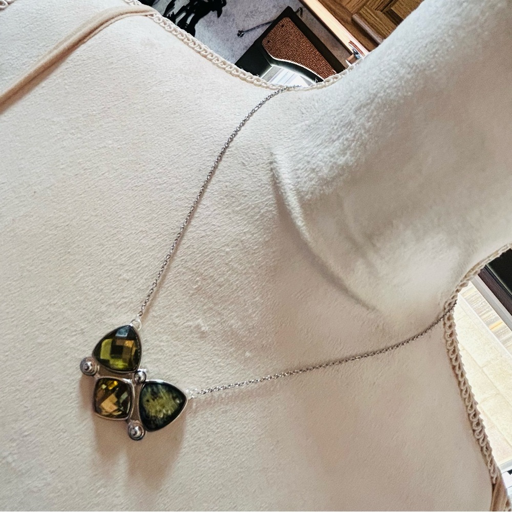 Handcrafted repurpose green tone glass stone bow tie style pendant necklace